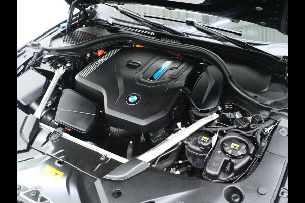 BMW 5 Serie Touring 530e xDrive | Leder | Trekhaak | HUD | Camera | Memory | Stoelkoeling | DAB | Carplay