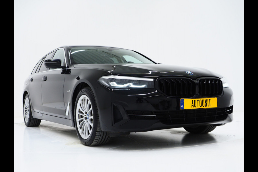 BMW 5 Serie Touring 530e xDrive | Leder | Trekhaak | HUD | Camera | Memory | Stoelkoeling | DAB | Carplay
