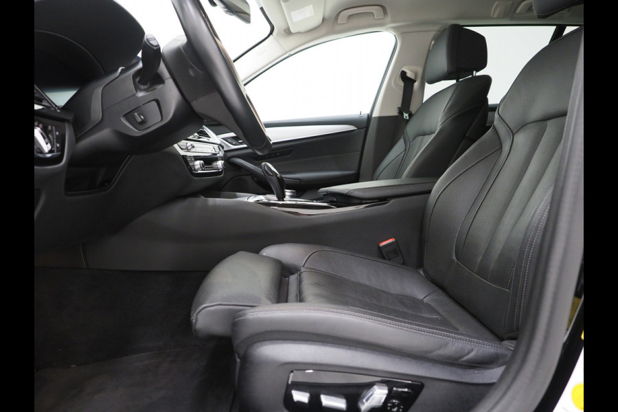 BMW 5 Serie Touring 530e xDrive | Leder | Trekhaak | HUD | Camera | Memory | Stoelkoeling | DAB | Carplay