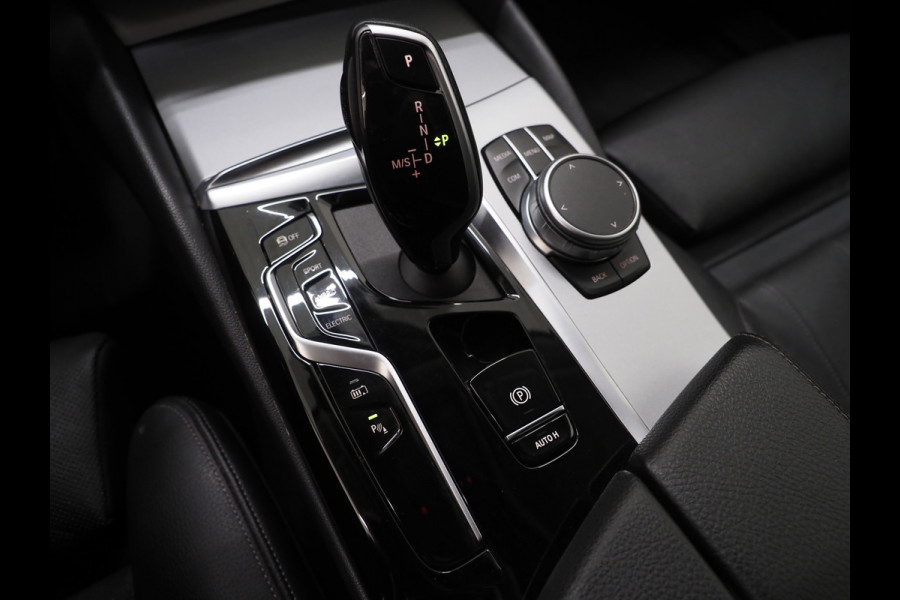 BMW 5 Serie Touring 530e xDrive | Leder | Trekhaak | HUD | Camera | Memory | Stoelkoeling | DAB | Carplay