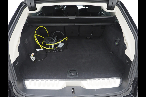 BMW 5 Serie Touring 530e xDrive | Leder | Trekhaak | HUD | Camera | Memory | Stoelkoeling | DAB | Carplay