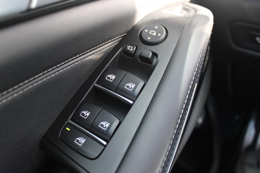 BMW X5 xDrive50e 490PK M-SPORT | PANORAMA SCHUIF/KANTEL DAK "SKY LOUNGE" | COMFORT STOELEN ELEKTRISCH VERSTELBAAR MET GEHEUGENFUNCTIE EN VERWARMBAAR VOOR EN ACHTER | LEDEREN BEKLEDING BMW INDIVIDUAL ZWART | EDELHOUT INTERIEURLIJSTEN | RIJASSISTENT-SYSTEEM DRIVING ASSISTANT PROFFESIONAL MET O.A. DODEHOEK DETECTIE EN ADAPTIVE CRUISE CONTROL | TRAVEL PAKKET | INNOVATIE-PAKKET: PARKEERASSISTENT-PAKKET PROFESSIONAL/ADAPTIEVE LED KOPLAMPEN/HARMAN/KARDON AUDIO SYSTEM/BMW LIVE PROFESSIONAL/RIJASSISTEN-SYSTEEM BMW GESTURE CONTROL/RIJSTROOK ASSISTENT/RIJSTROOKWISSEL ASSISTENT/BOTSWAARS