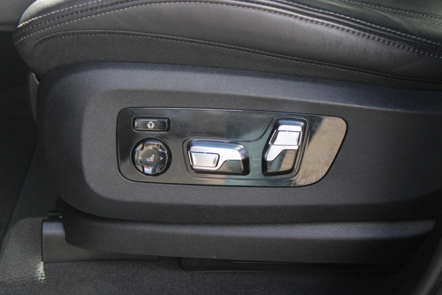 BMW X5 xDrive50e 490PK M-SPORT | PANORAMA SCHUIF/KANTEL DAK "SKY LOUNGE" | COMFORT STOELEN ELEKTRISCH VERSTELBAAR MET GEHEUGENFUNCTIE EN VERWARMBAAR VOOR EN ACHTER | LEDEREN BEKLEDING BMW INDIVIDUAL ZWART | EDELHOUT INTERIEURLIJSTEN | RIJASSISTENT-SYSTEEM DRIVING ASSISTANT PROFFESIONAL MET O.A. DODEHOEK DETECTIE EN ADAPTIVE CRUISE CONTROL | TRAVEL PAKKET | INNOVATIE-PAKKET: PARKEERASSISTENT-PAKKET PROFESSIONAL/ADAPTIEVE LED KOPLAMPEN/HARMAN/KARDON AUDIO SYSTEM/BMW LIVE PROFESSIONAL/RIJASSISTEN-SYSTEEM BMW GESTURE CONTROL/RIJSTROOK ASSISTENT/RIJSTROOKWISSEL ASSISTENT/BOTSWAARS