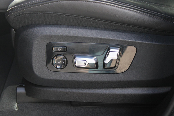 BMW X5 xDrive50e 490PK M-SPORT | PANORAMA SCHUIF/KANTEL DAK "SKY LOUNGE" | COMFORT STOELEN ELEKTRISCH VERSTELBAAR MET GEHEUGENFUNCTIE EN VERWARMBAAR VOOR EN ACHTER | LEDEREN BEKLEDING BMW INDIVIDUAL ZWART | EDELHOUT INTERIEURLIJSTEN | RIJASSISTENT-SYSTEEM DRIVING ASSISTANT PROFFESIONAL MET O.A. DODEHOEK DETECTIE EN ADAPTIVE CRUISE CONTROL | TRAVEL PAKKET | INNOVATIE-PAKKET: PARKEERASSISTENT-PAKKET PROFESSIONAL/ADAPTIEVE LED KOPLAMPEN/HARMAN/KARDON AUDIO SYSTEM/BMW LIVE PROFESSIONAL/RIJASSISTEN-SYSTEEM BMW GESTURE CONTROL/RIJSTROOK ASSISTENT/RIJSTROOKWISSEL ASSISTENT/BOTSWAARS