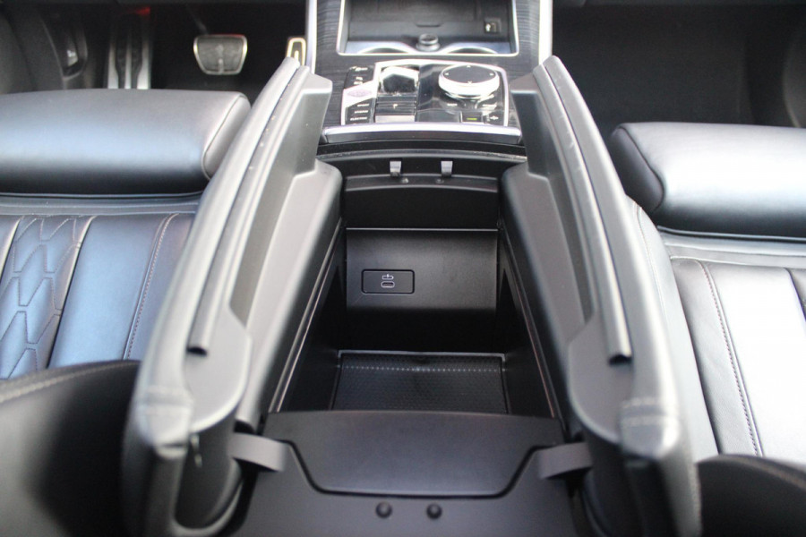 BMW X5 xDrive50e 490PK M-SPORT | PANORAMA SCHUIF/KANTEL DAK "SKY LOUNGE" | COMFORT STOELEN ELEKTRISCH VERSTELBAAR MET GEHEUGENFUNCTIE EN VERWARMBAAR VOOR EN ACHTER | LEDEREN BEKLEDING BMW INDIVIDUAL ZWART | EDELHOUT INTERIEURLIJSTEN | RIJASSISTENT-SYSTEEM DRIVING ASSISTANT PROFFESIONAL MET O.A. DODEHOEK DETECTIE EN ADAPTIVE CRUISE CONTROL | TRAVEL PAKKET | INNOVATIE-PAKKET: PARKEERASSISTENT-PAKKET PROFESSIONAL/ADAPTIEVE LED KOPLAMPEN/HARMAN/KARDON AUDIO SYSTEM/BMW LIVE PROFESSIONAL/RIJASSISTEN-SYSTEEM BMW GESTURE CONTROL/RIJSTROOK ASSISTENT/RIJSTROOKWISSEL ASSISTENT/BOTSWAARS