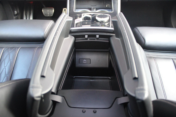 BMW X5 xDrive50e 490PK M-SPORT | PANORAMA SCHUIF/KANTEL DAK "SKY LOUNGE" | COMFORT STOELEN ELEKTRISCH VERSTELBAAR MET GEHEUGENFUNCTIE EN VERWARMBAAR VOOR EN ACHTER | LEDEREN BEKLEDING BMW INDIVIDUAL ZWART | EDELHOUT INTERIEURLIJSTEN | RIJASSISTENT-SYSTEEM DRIVING ASSISTANT PROFFESIONAL MET O.A. DODEHOEK DETECTIE EN ADAPTIVE CRUISE CONTROL | TRAVEL PAKKET | INNOVATIE-PAKKET: PARKEERASSISTENT-PAKKET PROFESSIONAL/ADAPTIEVE LED KOPLAMPEN/HARMAN/KARDON AUDIO SYSTEM/BMW LIVE PROFESSIONAL/RIJASSISTEN-SYSTEEM BMW GESTURE CONTROL/RIJSTROOK ASSISTENT/RIJSTROOKWISSEL ASSISTENT/BOTSWAARS