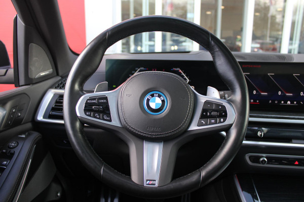 BMW X5 xDrive50e 490PK M-SPORT | PANORAMA SCHUIF/KANTEL DAK "SKY LOUNGE" | COMFORT STOELEN ELEKTRISCH VERSTELBAAR MET GEHEUGENFUNCTIE EN VERWARMBAAR VOOR EN ACHTER | LEDEREN BEKLEDING BMW INDIVIDUAL ZWART | EDELHOUT INTERIEURLIJSTEN | RIJASSISTENT-SYSTEEM DRIVING ASSISTANT PROFFESIONAL MET O.A. DODEHOEK DETECTIE EN ADAPTIVE CRUISE CONTROL | TRAVEL PAKKET | INNOVATIE-PAKKET: PARKEERASSISTENT-PAKKET PROFESSIONAL/ADAPTIEVE LED KOPLAMPEN/HARMAN/KARDON AUDIO SYSTEM/BMW LIVE PROFESSIONAL/RIJASSISTEN-SYSTEEM BMW GESTURE CONTROL/RIJSTROOK ASSISTENT/RIJSTROOKWISSEL ASSISTENT/BOTSWAARS