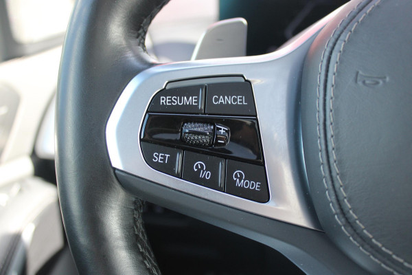 BMW X5 xDrive50e 490PK M-SPORT | PANORAMA SCHUIF/KANTEL DAK "SKY LOUNGE" | COMFORT STOELEN ELEKTRISCH VERSTELBAAR MET GEHEUGENFUNCTIE EN VERWARMBAAR VOOR EN ACHTER | LEDEREN BEKLEDING BMW INDIVIDUAL ZWART | EDELHOUT INTERIEURLIJSTEN | RIJASSISTENT-SYSTEEM DRIVING ASSISTANT PROFFESIONAL MET O.A. DODEHOEK DETECTIE EN ADAPTIVE CRUISE CONTROL | TRAVEL PAKKET | INNOVATIE-PAKKET: PARKEERASSISTENT-PAKKET PROFESSIONAL/ADAPTIEVE LED KOPLAMPEN/HARMAN/KARDON AUDIO SYSTEM/BMW LIVE PROFESSIONAL/RIJASSISTEN-SYSTEEM BMW GESTURE CONTROL/RIJSTROOK ASSISTENT/RIJSTROOKWISSEL ASSISTENT/BOTSWAARS