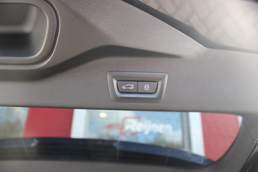 BMW X5 xDrive50e 490PK M-SPORT | PANORAMA SCHUIF/KANTEL DAK "SKY LOUNGE" | COMFORT STOELEN ELEKTRISCH VERSTELBAAR MET GEHEUGENFUNCTIE EN VERWARMBAAR VOOR EN ACHTER | LEDEREN BEKLEDING BMW INDIVIDUAL ZWART | EDELHOUT INTERIEURLIJSTEN | RIJASSISTENT-SYSTEEM DRIVING ASSISTANT PROFFESIONAL MET O.A. DODEHOEK DETECTIE EN ADAPTIVE CRUISE CONTROL | TRAVEL PAKKET | INNOVATIE-PAKKET: PARKEERASSISTENT-PAKKET PROFESSIONAL/ADAPTIEVE LED KOPLAMPEN/HARMAN/KARDON AUDIO SYSTEM/BMW LIVE PROFESSIONAL/RIJASSISTEN-SYSTEEM BMW GESTURE CONTROL/RIJSTROOK ASSISTENT/RIJSTROOKWISSEL ASSISTENT/BOTSWAARS