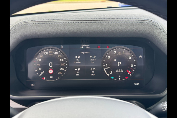 Land Rover Defender 110 P300 110 X-DYNAMIC LEDER LUCHTVERING PANORAMADAK URBAN