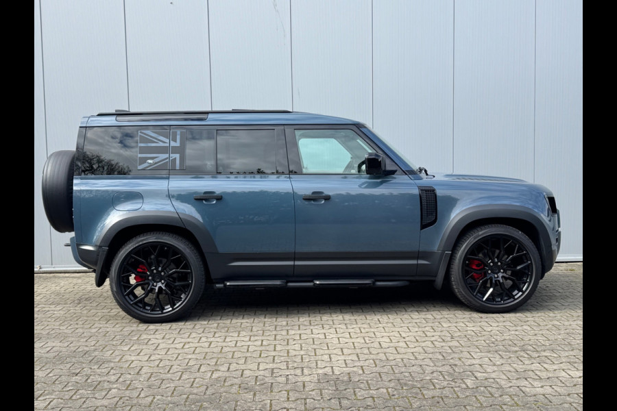 Land Rover Defender 110 P300 110 X-DYNAMIC LEDER LUCHTVERING PANORAMADAK URBAN