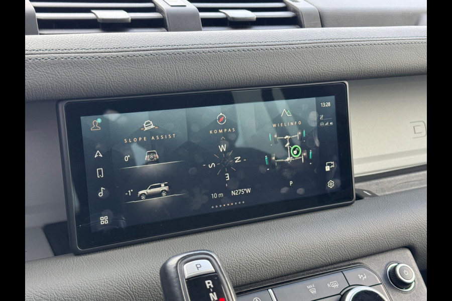 Land Rover Defender 110 P300 110 X-DYNAMIC LEDER LUCHTVERING PANORAMADAK URBAN