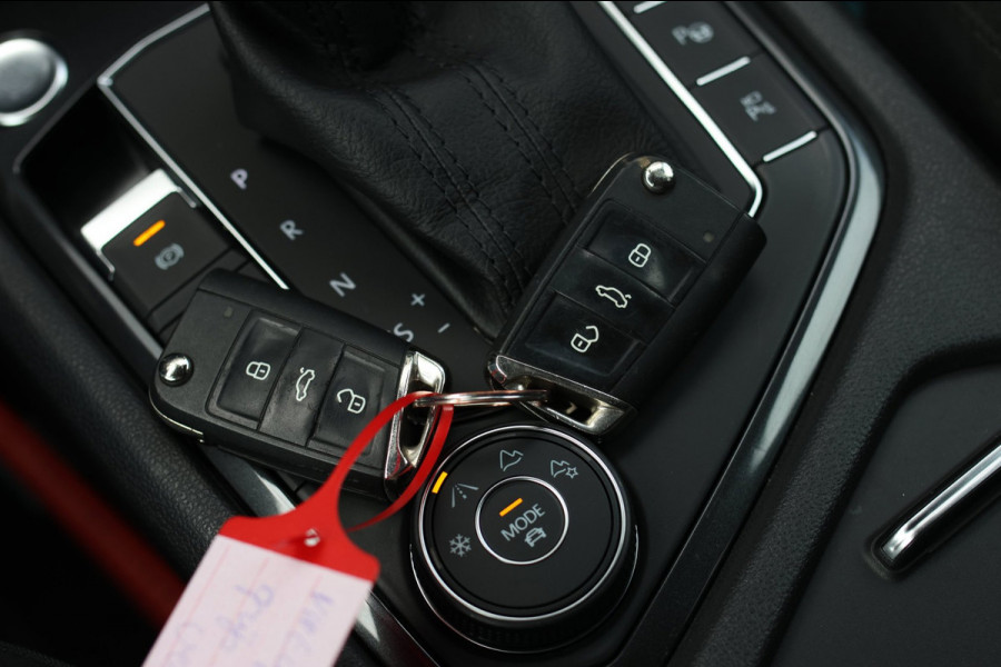 Volkswagen Tiguan Allspace 2.0 TSI 4Motion Highline 7p. *360 Camera*Head-Up*Trekhaak*Led*