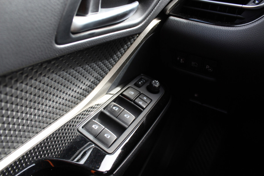 Toyota C-HR 1.8 Hybrid Style rijklaar prijs CAMERA VERWARMBARE STOELEN CLIMA