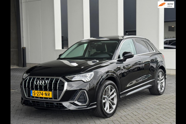 Audi Q3 35 TFSI S LINE edition one, panoramadak, stoelverwarming, digitaal cockpit , dealer onderhouden