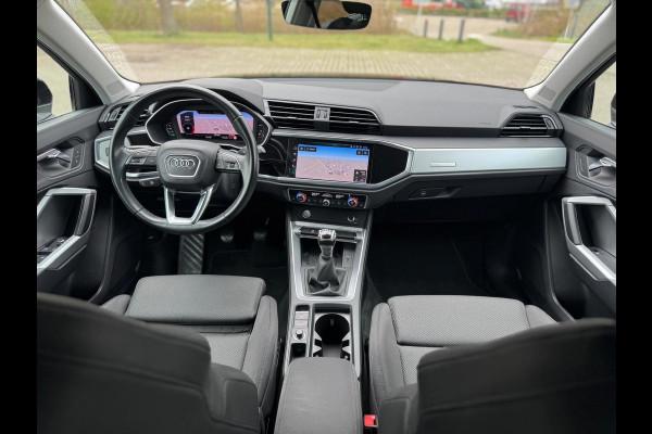 Audi Q3 35 TFSI S LINE edition one, panoramadak, stoelverwarming, digitaal cockpit , dealer onderhouden