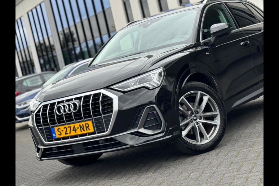 Audi Q3 35 TFSI S LINE edition one, panoramadak, stoelverwarming, digitaal cockpit , dealer onderhouden