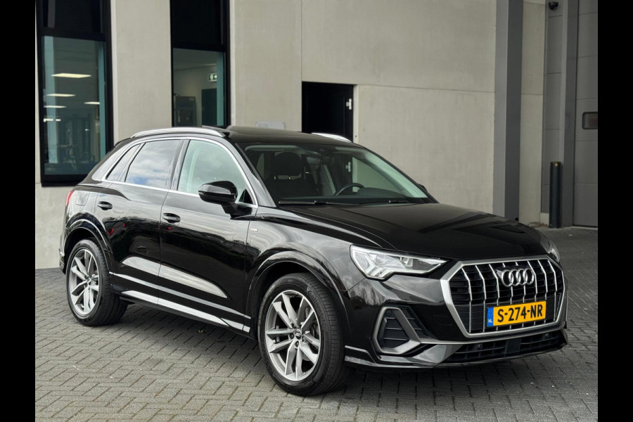 Audi Q3 35 TFSI S LINE edition one, panoramadak, stoelverwarming, digitaal cockpit , dealer onderhouden
