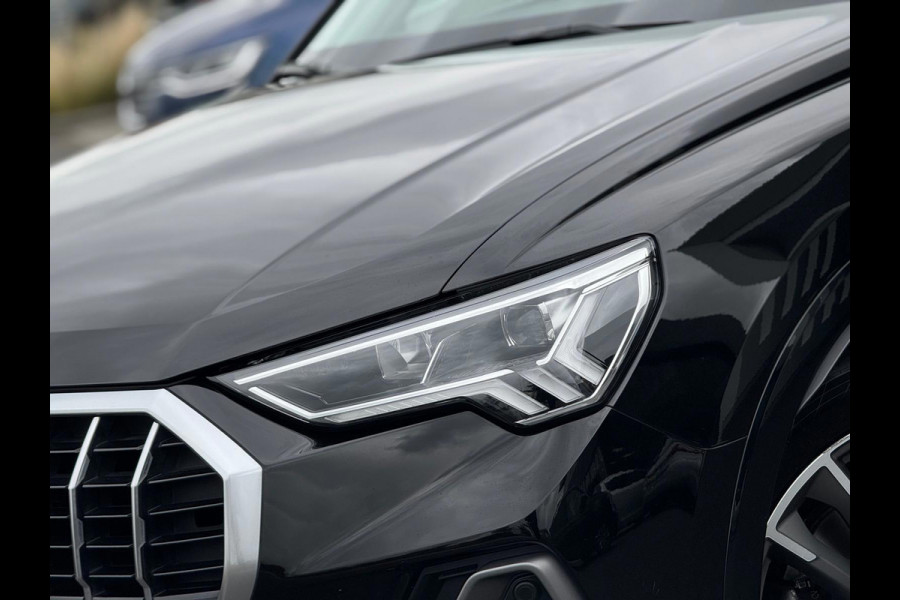 Audi Q3 35 TFSI S LINE edition one, panoramadak, stoelverwarming, digitaal cockpit , dealer onderhouden