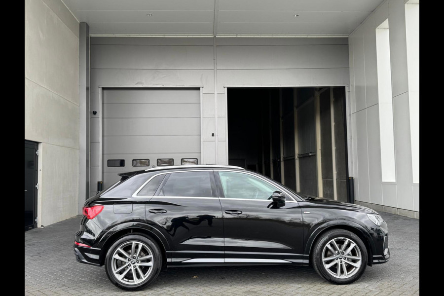 Audi Q3 35 TFSI S LINE edition one, panoramadak, stoelverwarming, digitaal cockpit , dealer onderhouden