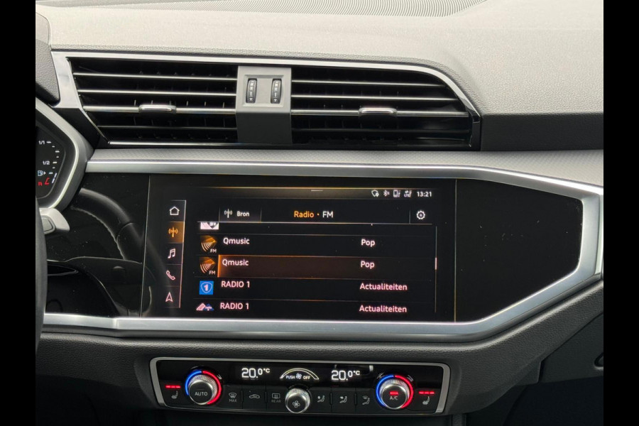 Audi Q3 35 TFSI S LINE edition one, panoramadak, stoelverwarming, digitaal cockpit , dealer onderhouden