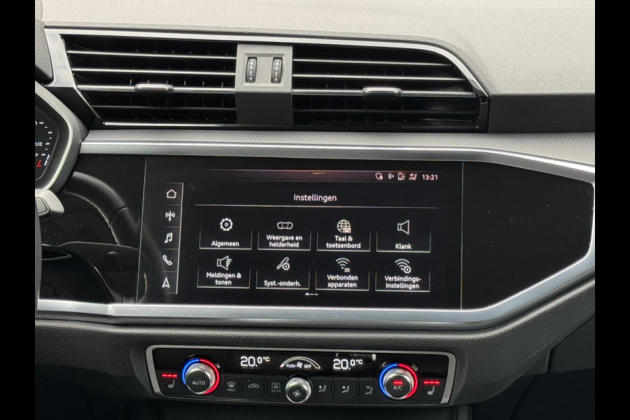 Audi Q3 35 TFSI S LINE edition one, panoramadak, stoelverwarming, digitaal cockpit , dealer onderhouden