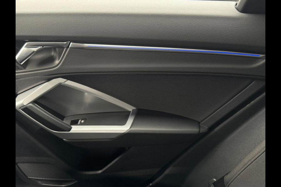 Audi Q3 35 TFSI S LINE edition one, panoramadak, stoelverwarming, digitaal cockpit , dealer onderhouden