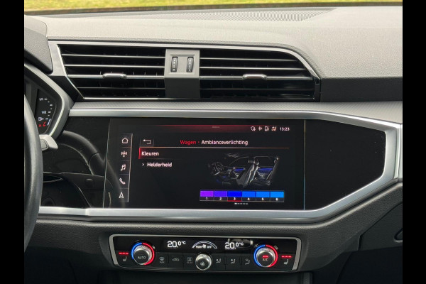 Audi Q3 35 TFSI S LINE edition one, panoramadak, stoelverwarming, digitaal cockpit , dealer onderhouden