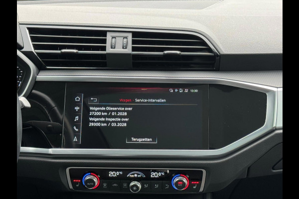 Audi Q3 35 TFSI S LINE edition one, panoramadak, stoelverwarming, digitaal cockpit , dealer onderhouden