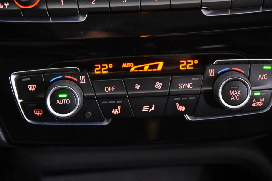 BMW X1 sDrive18i *1ste Eigenaar*Leer*Panoramadak*Navigatie*