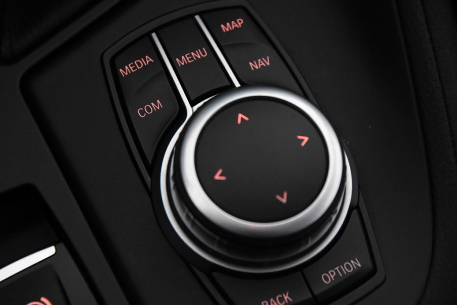 BMW X1 sDrive18i *1ste Eigenaar*Leer*Panoramadak*Navigatie*