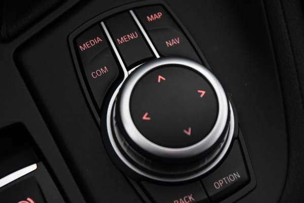 BMW X1 sDrive18i *1ste Eigenaar*Leer*Panoramadak*Navigatie*