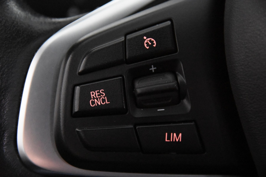 BMW X1 sDrive18i *1ste Eigenaar*Leer*Panoramadak*Navigatie*