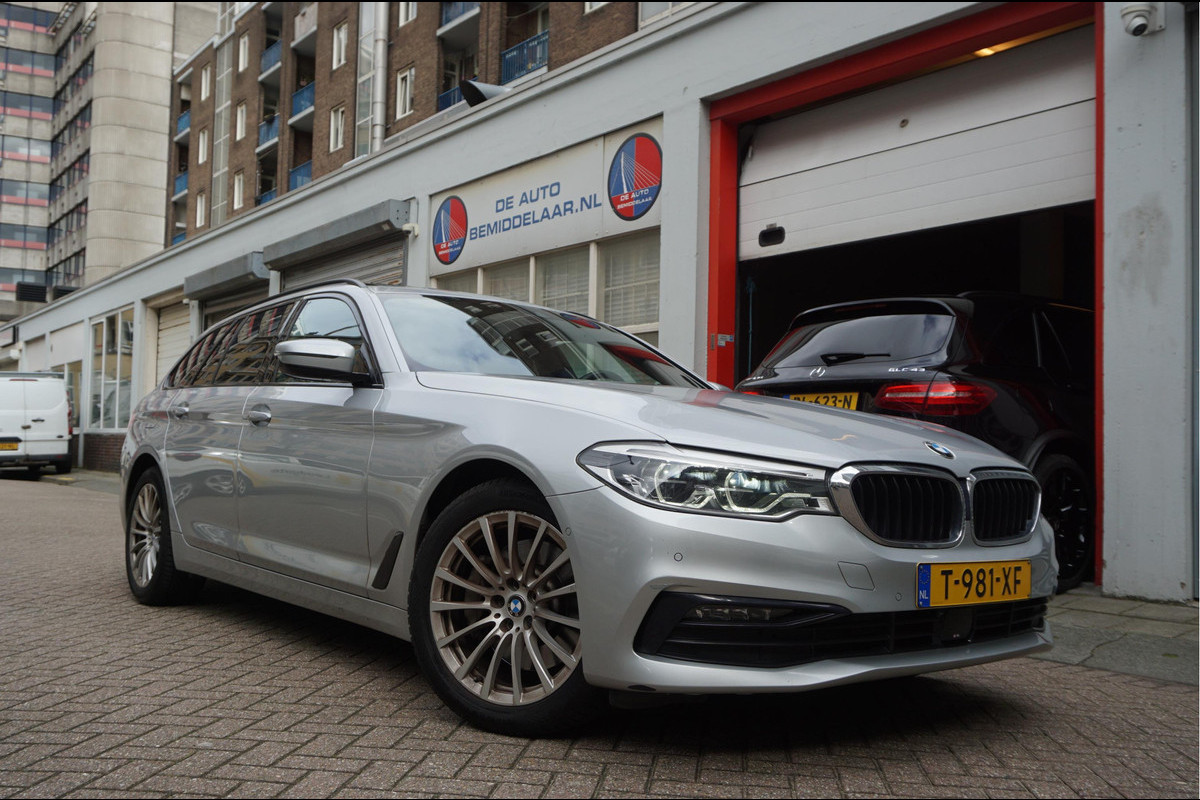 BMW 5 Serie Touring 530i High Executive Sport Line | PANO * HUD * Sfeerverlichting * Adaptive + Lane * Wegklapbare trekhaak * Comfortzetels * BMW onderhouden *