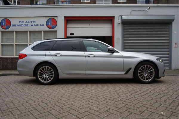 BMW 5 Serie Touring 530i High Executive Sport Line | PANO * HUD * Sfeerverlichting * Adaptive + Lane * Wegklapbare trekhaak * Comfortzetels * BMW onderhouden *