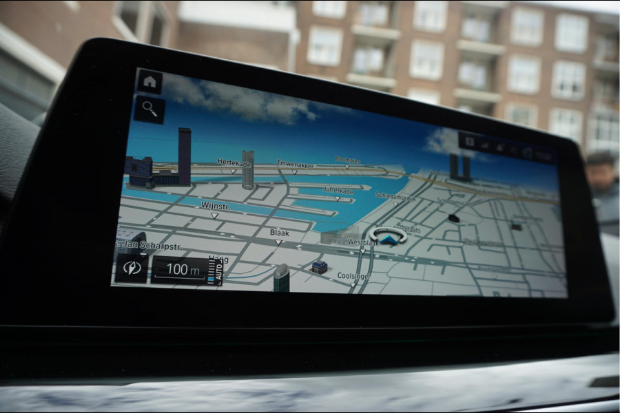 BMW 5 Serie Touring 530i High Executive Sport Line | PANO * HUD * Sfeerverlichting * Adaptive + Lane * Wegklapbare trekhaak * Comfortzetels * BMW onderhouden *