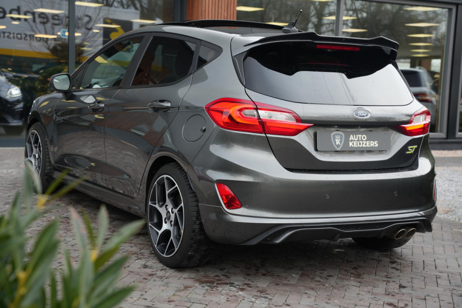 Ford Fiesta 1.5 EcoBoost ST-3 Panoramadak Cruise Recaro LED Keyless