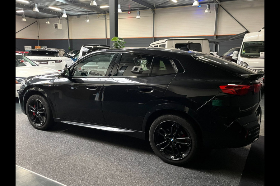 BMW X2 SDrive20i M-Sport Launch Edition NAP MASSAGE PANO GARANTIE EL.TREKHAAK
