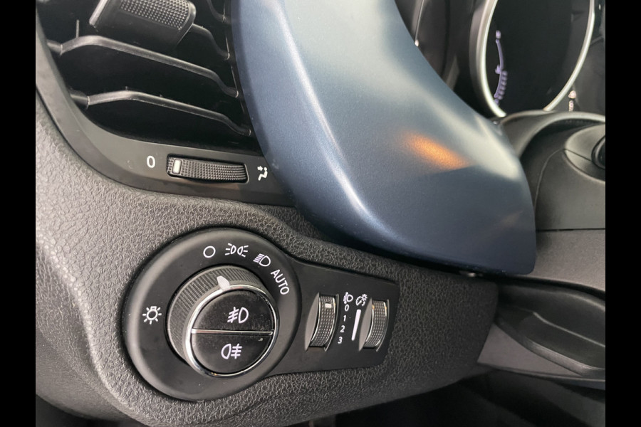Fiat 500X 1.4 Turbo MultiAir Mirror Achteruitrijcamera - Navigatie - Apple carplay - Airco - Cruise control - Parkeersensor achter - Radio - Dakrails - Bluetooth - Elektrische ramen - Licht metalen velgen 17 inch - Start/ stop systeem - Stuur leder - Stuur multifunctioneel - Door ons nieuw geleverd - Altijd door ons onderhouden