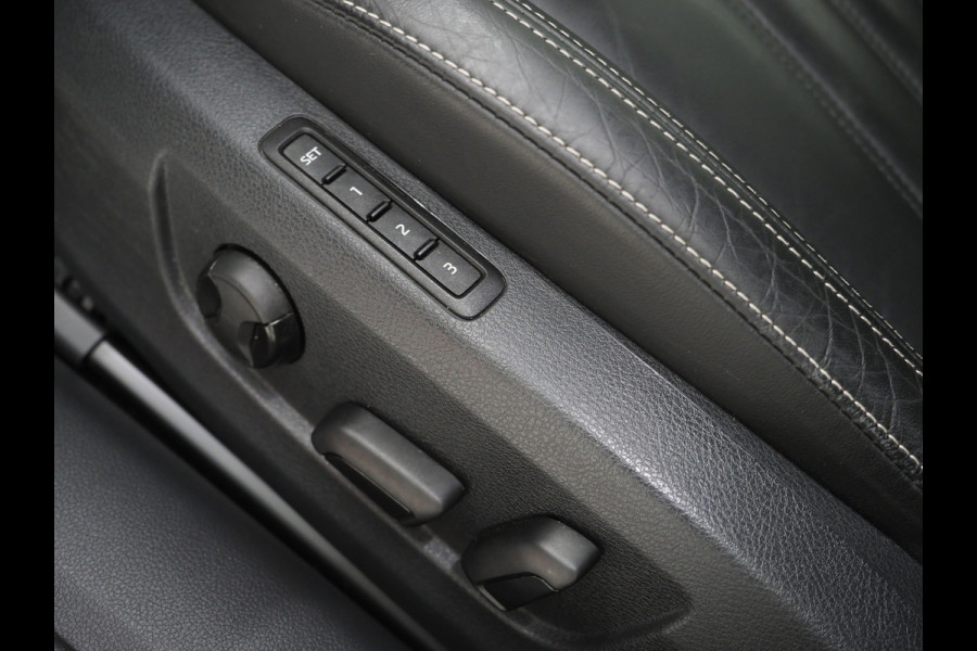 Škoda Superb Combi 1.4 TSI iV Laurin & Klement | Leder | Canton | Trekhaak | Camera | Keyless | Adaptive Cruise | Memory | Carplay