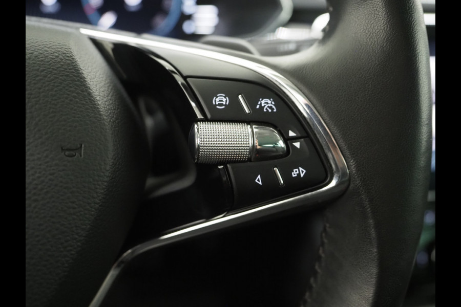 Škoda Superb Combi 1.4 TSI iV Laurin & Klement | Leder | Canton | Trekhaak | Camera | Keyless | Adaptive Cruise | Memory | Carplay