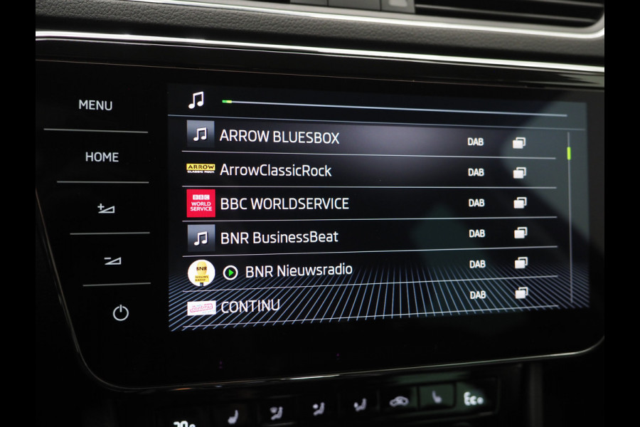 Škoda Superb Combi 1.4 TSI iV Laurin & Klement | Leder | Canton | Trekhaak | Camera | Keyless | Adaptive Cruise | Memory | Carplay