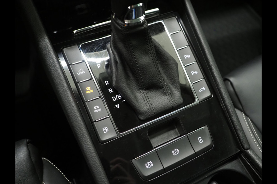Škoda Superb Combi 1.4 TSI iV Laurin & Klement | Leder | Canton | Trekhaak | Camera | Keyless | Adaptive Cruise | Memory | Carplay