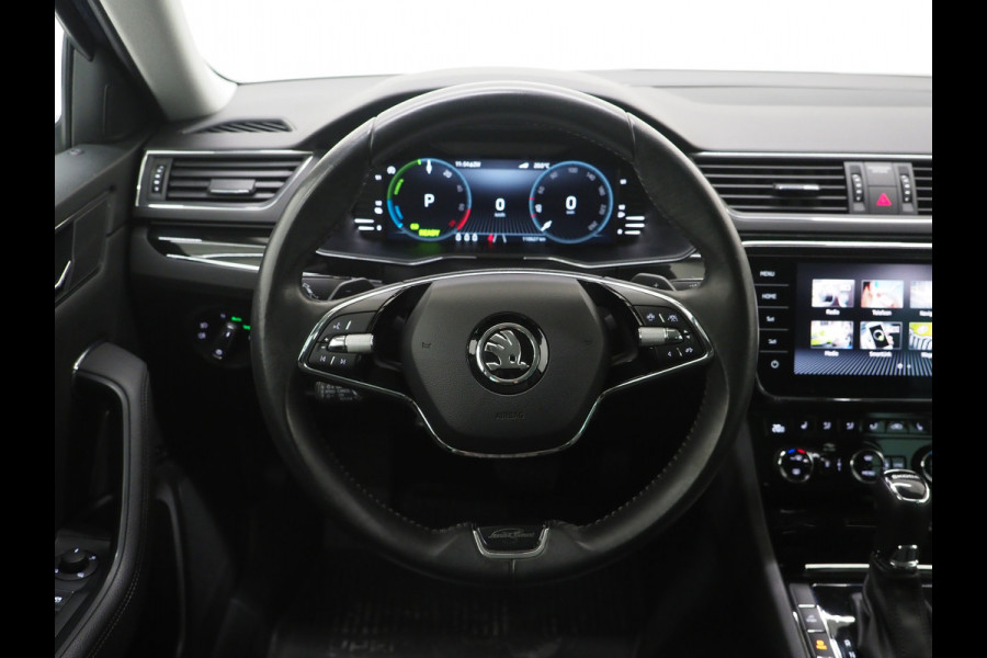 Škoda Superb Combi 1.4 TSI iV Laurin & Klement | Leder | Canton | Trekhaak | Camera | Keyless | Adaptive Cruise | Memory | Carplay