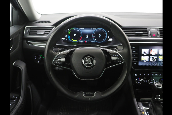 Škoda Superb Combi 1.4 TSI iV Laurin & Klement | Leder | Canton | Trekhaak | Camera | Keyless | Adaptive Cruise | Memory | Carplay