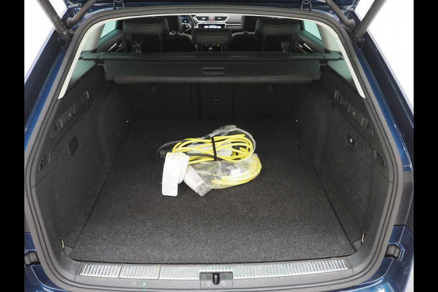 Škoda Superb Combi 1.4 TSI iV Laurin & Klement | Leder | Canton | Trekhaak | Camera | Keyless | Adaptive Cruise | Memory | Carplay