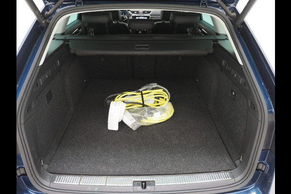 Škoda Superb Combi 1.4 TSI iV Laurin & Klement | Leder | Canton | Trekhaak | Camera | Keyless | Adaptive Cruise | Memory | Carplay