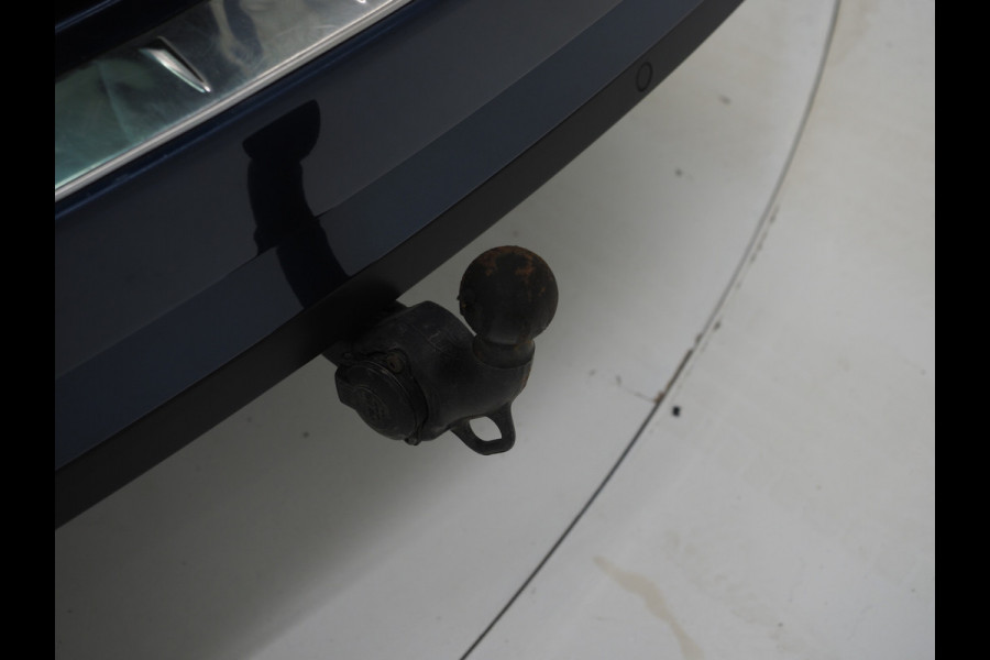 Škoda Superb Combi 1.4 TSI iV Laurin & Klement | Leder | Canton | Trekhaak | Camera | Keyless | Adaptive Cruise | Memory | Carplay