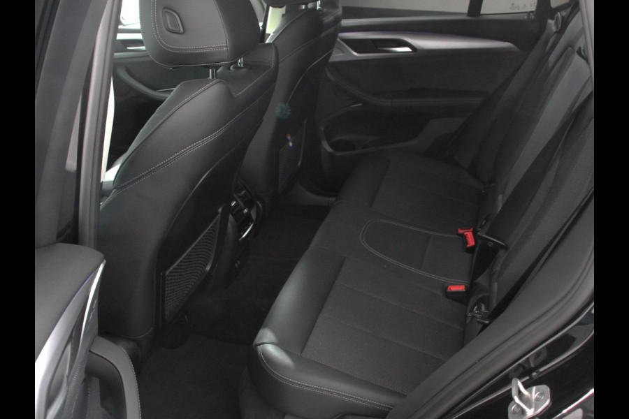 BMW X3 xDrive30e Plug in Hybride Advantage Automaat | Navigatie | Climate Control | Adaptive Cruise Control | Head up display | Led | Dab | Parkeer sensoren V+A | Stoelverwarming | Camera