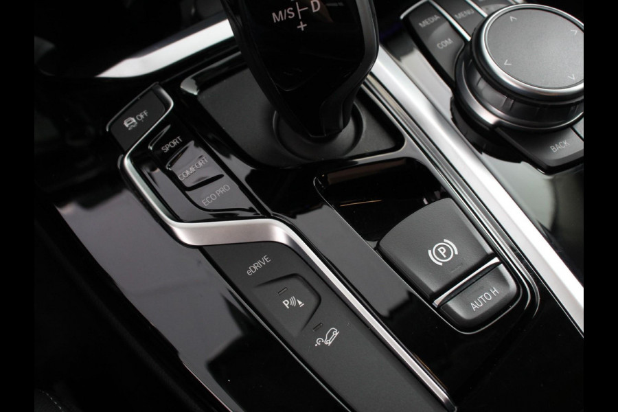 BMW X3 xDrive30e Plug in Hybride Advantage Automaat | Navigatie | Climate Control | Adaptive Cruise Control | Head up display | Led | Dab | Parkeer sensoren V+A | Stoelverwarming | Camera